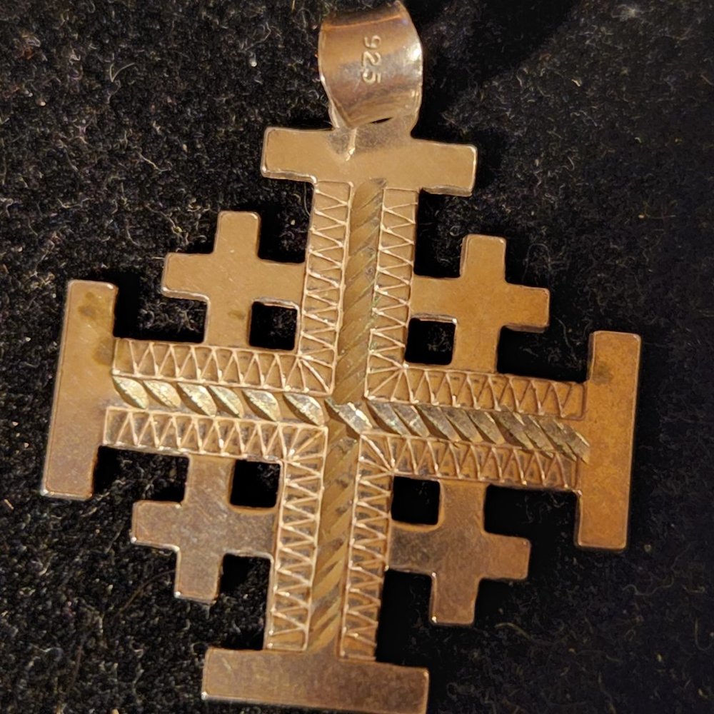 Brilliant Diamond Cut Design Vintage Sterling Silver Jerusalem Cross  1"  3.4g